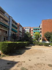 Pis  Calle miguel solas. Vivienda a la venta de 3 dormitorios, 85m2, zonas verdes