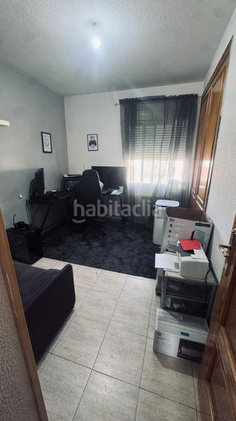 Foto ab1e51e6-581f-4b4b-af9a-9bbf947ccbb6. Casa adosada en plaza iglesia 9 chalet adosado 92m en parcela 180m. sin amueblar ni electrodomésticos. en Galápagos