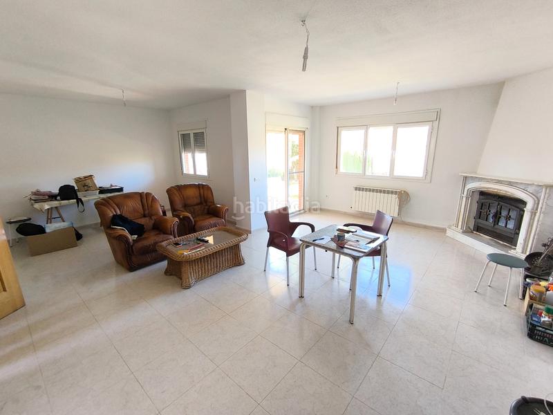 Foto 34d83314-6df3-432d-aa0c-afd6c166c526. Xalet amb xemeneia calefacció aparcament a Galápagos