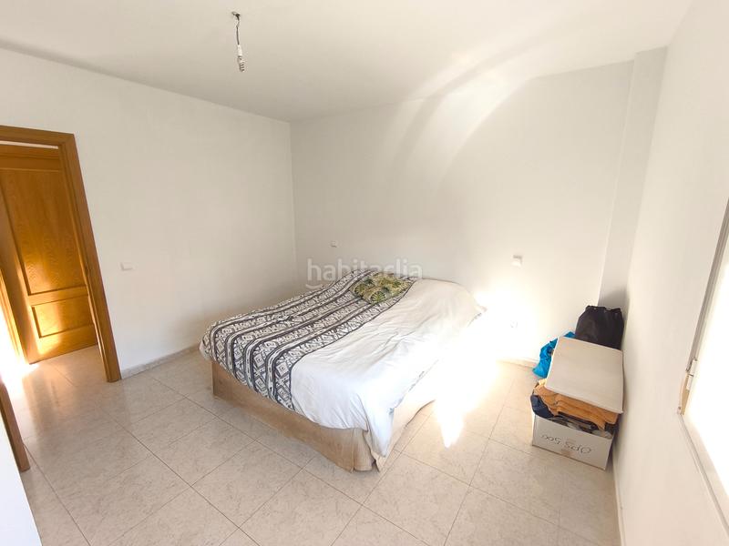 Foto a873ed38-8062-4321-a3fd-c50f75c62f1e. Xalet amb xemeneia calefacció aparcament a Galápagos