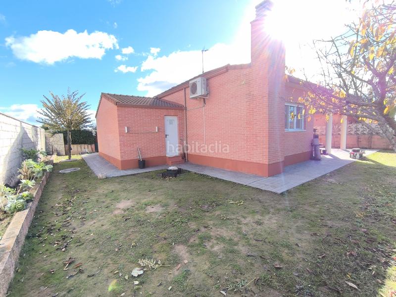 Foto bc15ca1a-dca7-44dc-8f8e-6dc2a18f0e57. Xalet amb xemeneia calefacció aparcament a Galápagos