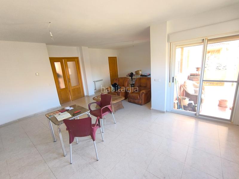 Foto e988bbf3-255e-450d-af71-6b4e5ca46ed0. Xalet amb xemeneia calefacció aparcament a Galápagos