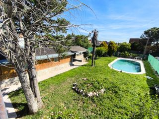 Chalet  Calle mondéjar 2223. Acogedor chalet 1 planta en parcela llana con piscina. sin comis