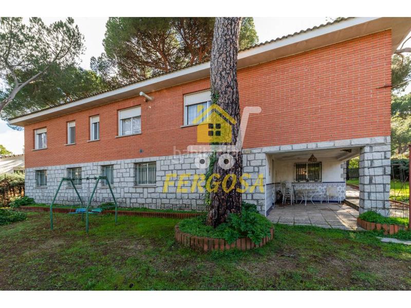 Foto 0781b38f-d0e4-4520-b8a5-5c3f9c78b9f7. Chalet  independiente en pinar en Almorox