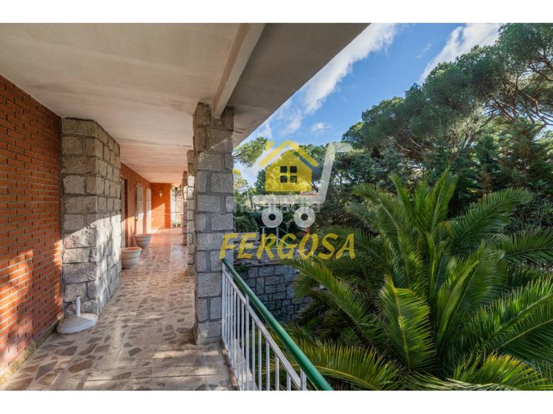 Foto 4540705d-8472-47f3-908c-46a2c96b49ec. Chalet  independiente en pinar en Almorox