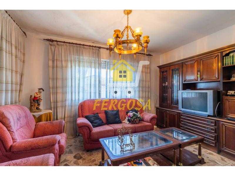 Foto d7caa814-c739-40fb-8465-8d6d40709f69. Chalet  independiente en pinar en Almorox