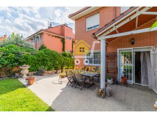 Casa aparellada a Parque Coimbra. Chalet pareado en venta en móstoles  zona coimbraguadarrama