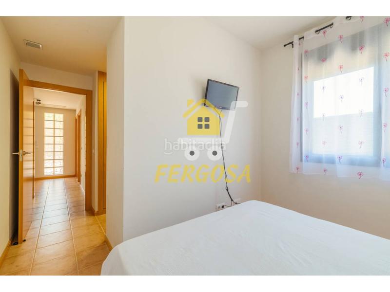 Foto 56bc24e2-26f0-4246-851e-8a6b055a0486. Casa aparellada amb calefacció piscina a Escalona