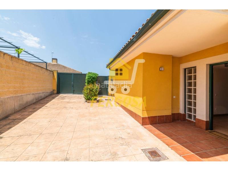 Foto 62fd1918-7677-4e22-baa5-8fb73b707fc2. Casa aparellada amb calefacció piscina a Escalona