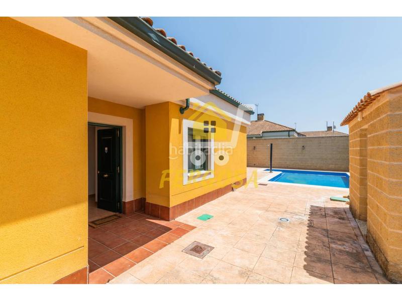 Foto 8a752a9f-e156-4c47-a2d9-47946c2f0549. Casa aparellada amb calefacció piscina a Escalona