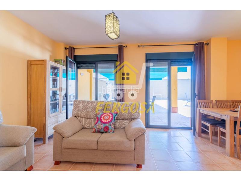 Foto e9daabcd-da75-4583-a21c-5f284fd74acd. Casa aparellada amb calefacció piscina a Escalona