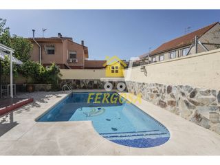 Casa aparellada a Ventas de Retamosa (Las). Chalet pareado con piscina en las ventas de retamosa. gran oport