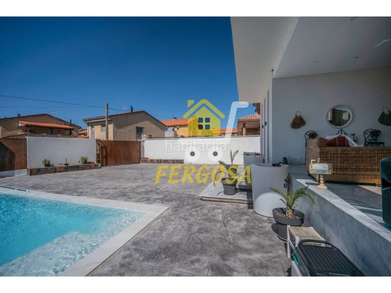 Foto 8602d5bd-7721-434f-865a-9f8e2b27e404. Casa amb calefacció aparcament piscina a Ventas de Retamosa (Las)