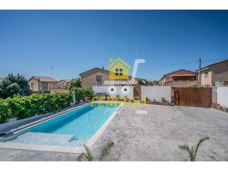 Foto 9a1f5da6-0471-43c2-879e-6134566f76db. Casa amb calefacció aparcament piscina a Ventas de Retamosa (Las)