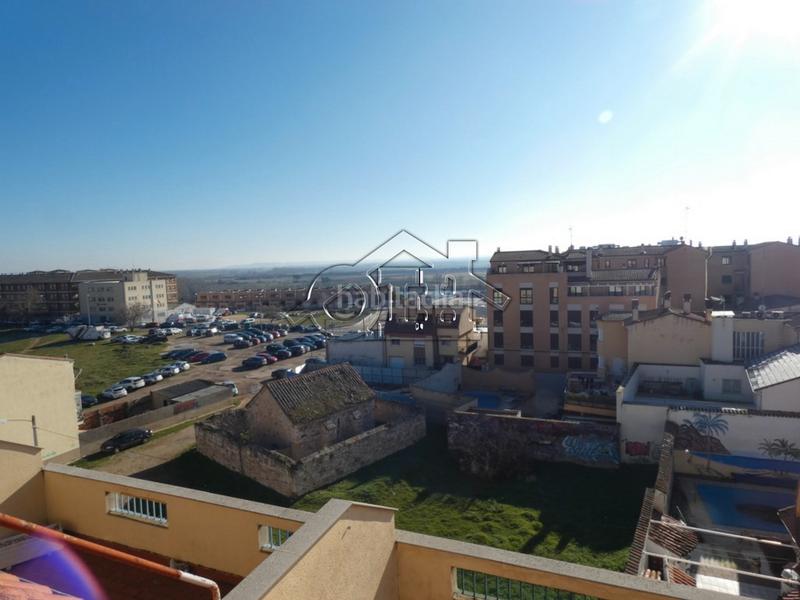 Foto 4bd8c471-32a6-46a9-ab4a-29c19e491ab3. Àtic amb calefacció a Los Bloques Zamora