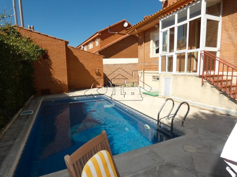 Foto 020167b1-4af3-4357-876b-5c6dc1ba6474. Chalet mit heizung parking pool in Peñas Albas - Zulema Villalbilla