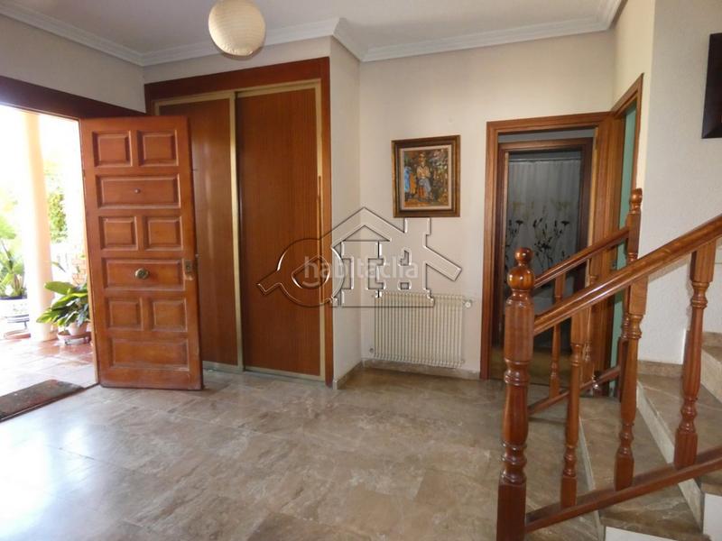Foto 9b916136-e060-4b8e-8b4d-cacc40aaf71b. Chalet mit heizung parking pool in Peñas Albas - Zulema Villalbilla