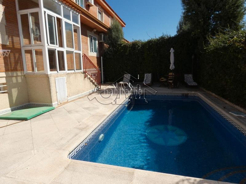 Foto 9e5cf4b8-3cf8-4695-8571-9fa38226a4c6. Chalet mit heizung parking pool in Peñas Albas - Zulema Villalbilla