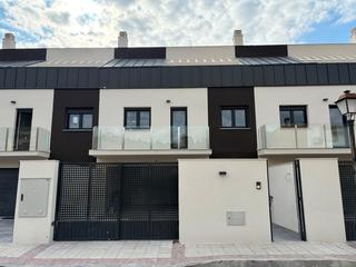 Casa adossada  Calle el juncal. ltima fase en venta