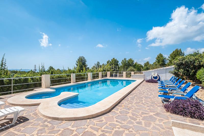 Foto b9b9d29c-aec4-4fc1-8803-b5db5e112ed3. Xalet amb xemeneia calefacció aparcament piscina a Polop