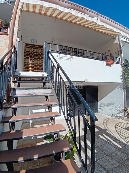 Foto a812f283-9fb3-47c8-bf24-d566a1d50401. Xalet amb aparcament a Navaluenga