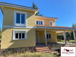 Maison à Navas del Marqués (Las). Chalet independiente las navas del marqués