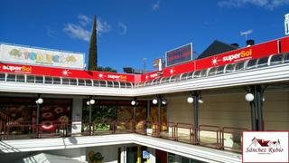 Local commercial à Colonia. Gran local comercial en torrelodones colonia