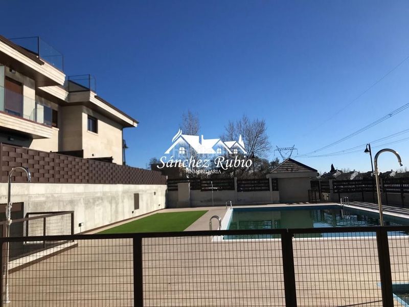 Foto 7b2d5cc1-cdbf-41ce-b9ef-2920a87d47ec. Lloguer pis amb calefacció aparcament piscina a La Navata Galapagar