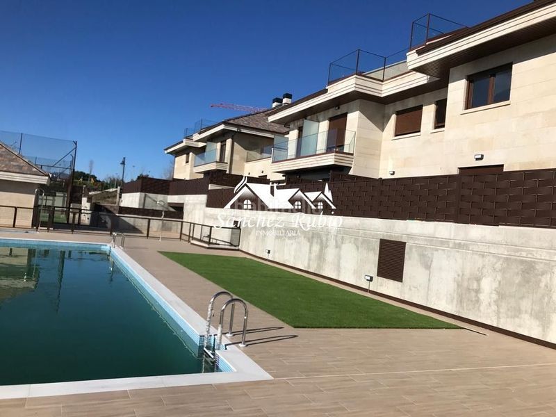 Foto fd1741eb-5351-484a-956c-58e6458e9145. Lloguer pis amb calefacció aparcament piscina a La Navata Galapagar