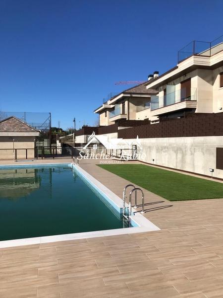 Foto 01f7f1c8-2e98-404d-801c-69f70cf89e35. Location appartement avec chauffage parking piscine dans Galapagar