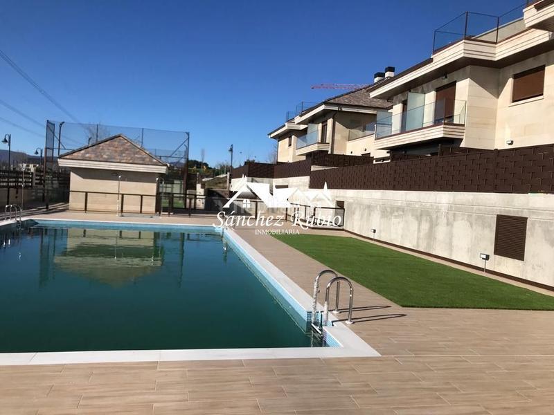 Foto eee6a8aa-6848-43a8-a1bb-e671337d14ca. Location appartement avec chauffage parking piscine dans Galapagar