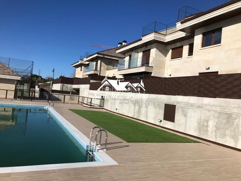 Foto 74bf0a2d-64b6-420e-83fd-a021cd6641b2. Lloguer pis amb calefacció aparcament piscina a La Navata Galapagar