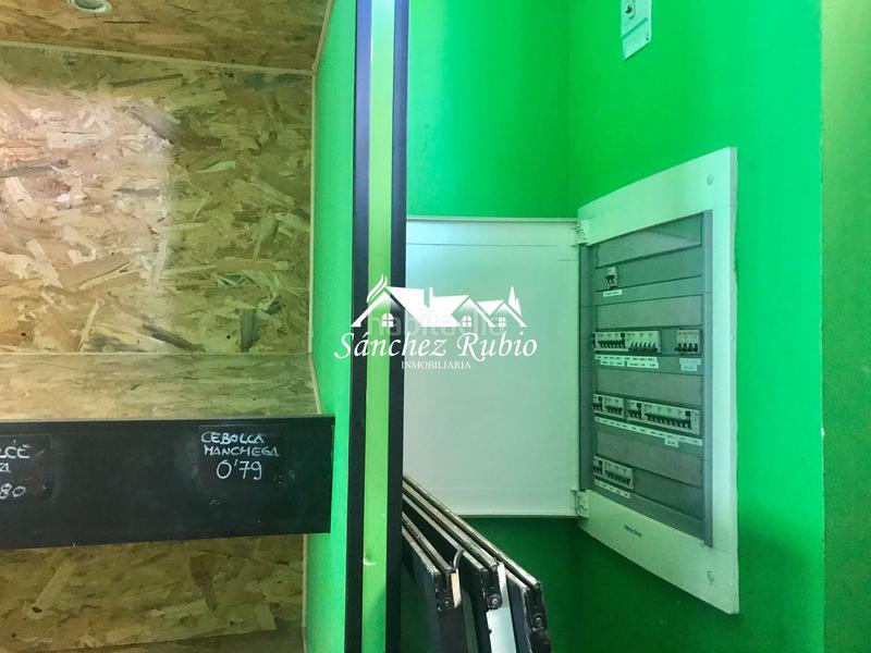 Foto 51bd44fb-7081-4b9e-8b17-8a4b7bcf9474. Business premise in calle josé sánchez rubio 20 in Torrelodones