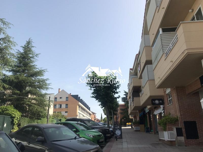 Foto 3fa214f3-bcb6-491a-bd8e-5513aaca9849. Locale commerciale in calle josé sánchez rubio 20 in Torrelodones