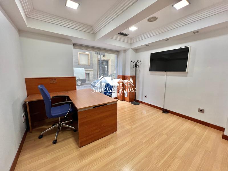 Foto b70b17dc-3cbb-4980-b60e-ed0372154b35. Locale commerciale con riscaldamento in Argüelles Madrid