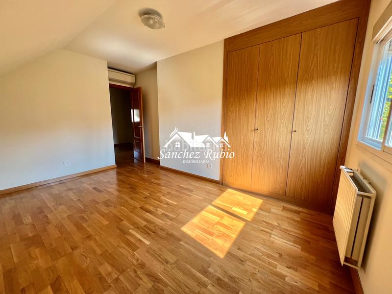 Foto 5164bce6-ef2d-402e-9903-f75cf7ed3846. Chalet en El Monte Torrelodones