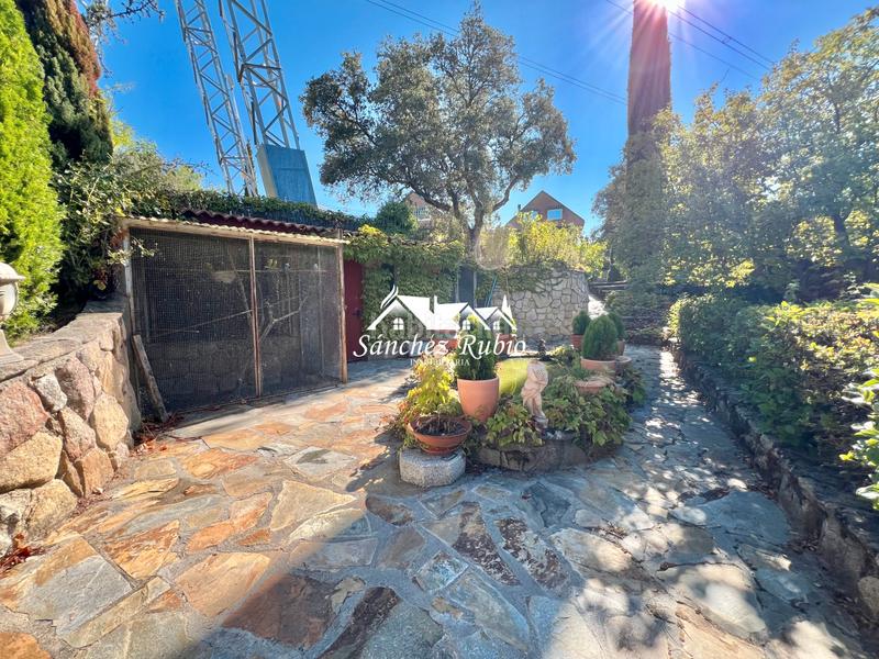 Foto ad5ab9fd-8441-4312-b6fa-dc086f9c888d. Chalet en El Monte Torrelodones