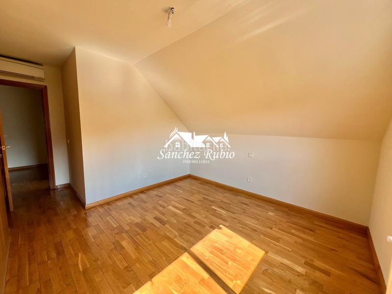Foto e3a9402e-928c-4953-895e-f7ca90f10106. Chalet en El Monte Torrelodones