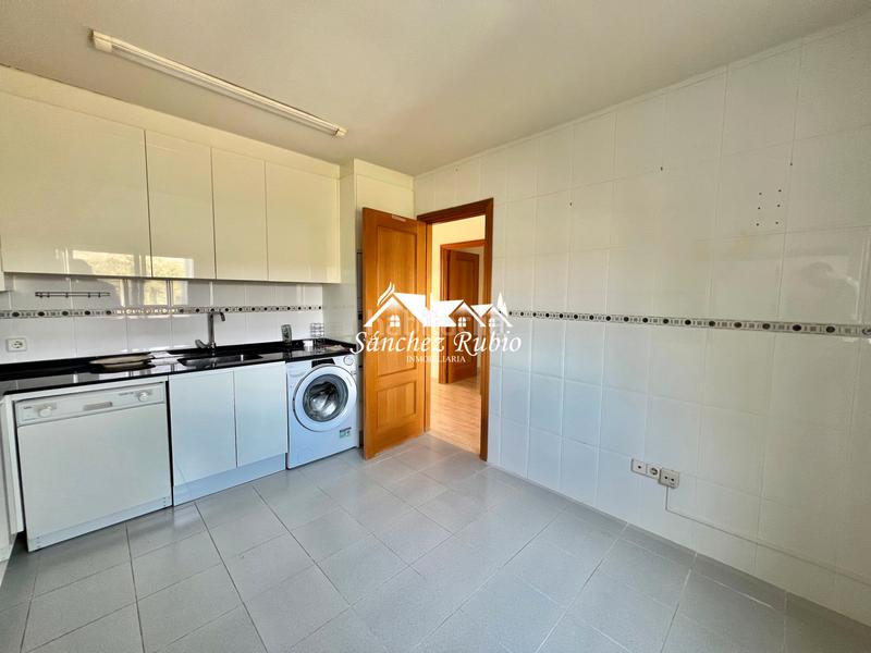 Foto 0bc7b740-b816-49a8-8d88-5e7d423c710d. Chalet con riscaldamento parcheggio in El Monte Torrelodones