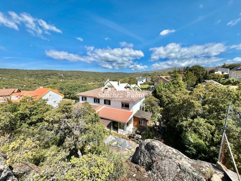 Foto 12f93f5e-c359-4ffa-a218-f91e67af2874. Casa aparellada a calle zarrazin 7 a Hoyo de Manzanares