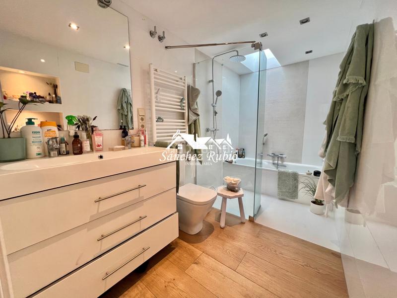 Foto 46373020-7520-45d6-b8cf-638d78d17d44. Casa aparellada a calle zarrazin 7 a Hoyo de Manzanares