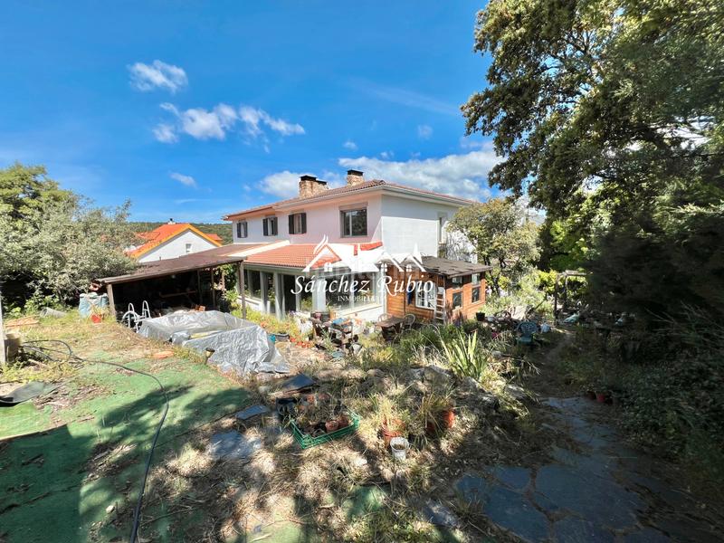 Foto 557d7e3b-b2d8-4bc4-839d-3753662303b1. Casa aparellada a calle zarrazin 7 a Hoyo de Manzanares