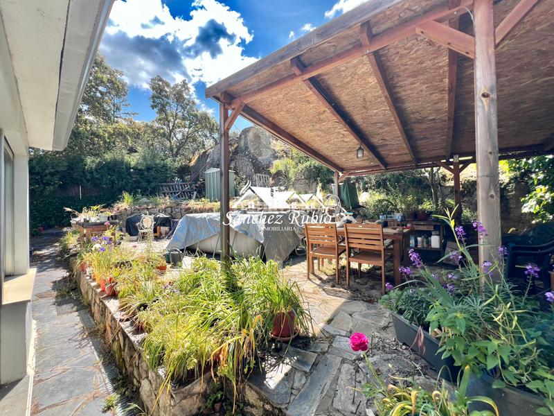 Foto 557dcfb0-0458-495b-934d-0c667b21ef55. Casa aparellada a calle zarrazin 7 a Hoyo de Manzanares