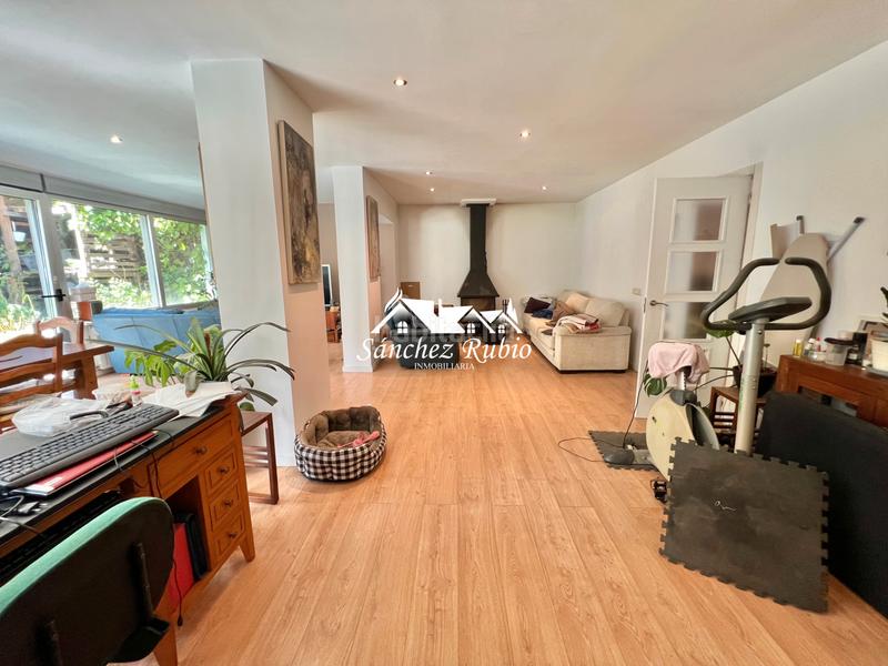 Foto 590d8a5f-6877-4216-a46b-7885701d7dab. Casa aparellada a calle zarrazin 7 a Hoyo de Manzanares