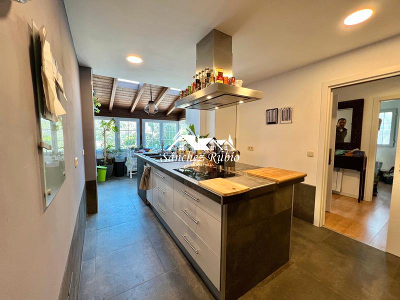 Foto 7d2c667c-4aa2-4fa0-8380-3b1536666864. Casa aparellada a calle zarrazin 7 a Hoyo de Manzanares