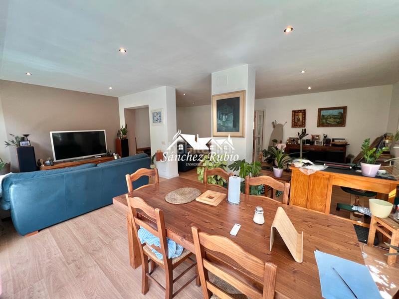 Foto 8cdc94f7-dbe5-4324-aa0b-cd1eb75ce3fa. Casa aparellada a calle zarrazin 7 a Hoyo de Manzanares