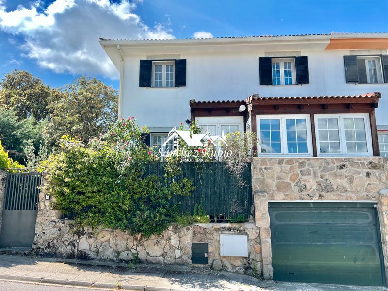 Foto 97eddecc-59c0-4e46-8565-02cd7ba88e4e. Casa aparellada a calle zarrazin 7 a Hoyo de Manzanares