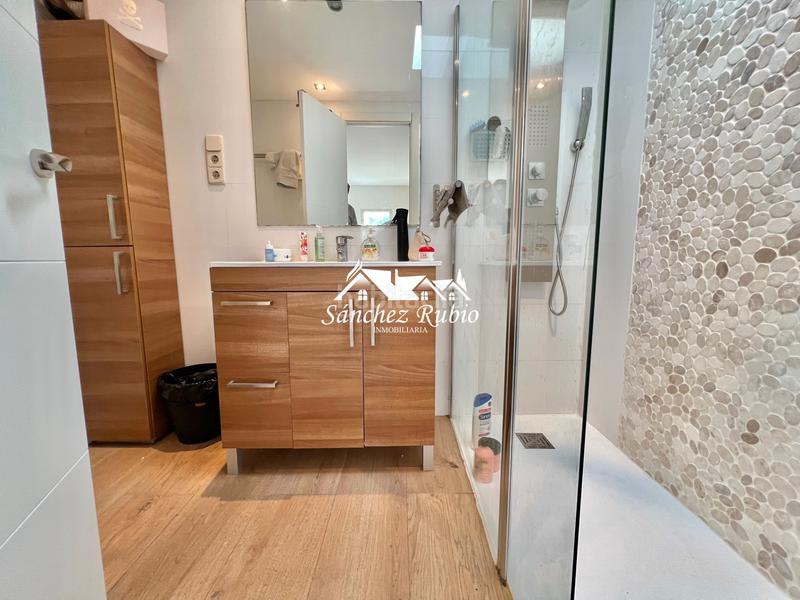 Foto a83875a5-21e8-4fda-bbc5-1028cc8c85e2. Casa aparellada a calle zarrazin 7 a Hoyo de Manzanares