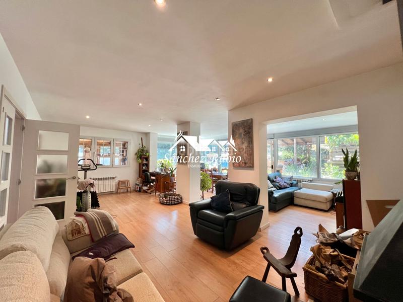 Foto ce7b22fe-b1d1-40ea-ad18-e77ebb2b8f73. Casa aparellada a calle zarrazin 7 a Hoyo de Manzanares