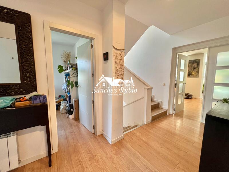 Foto d9a6e4fb-268a-4516-a345-557754fde72a. Casa aparellada a calle zarrazin 7 a Hoyo de Manzanares